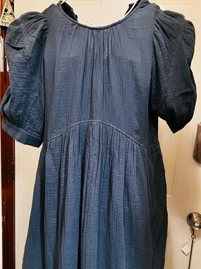 Textured Navy Puff-Sleeve Tunic Dress